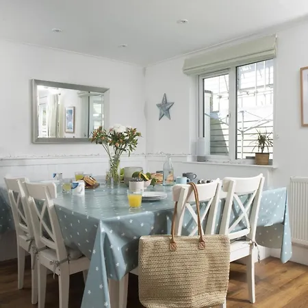 Tresevens Holiday home *