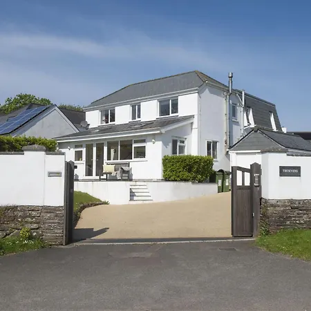 Tresevens Holiday home *